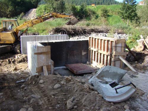 Výstavba mosta pri OcÚ