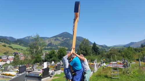 Kríž nový cintorín - výmena